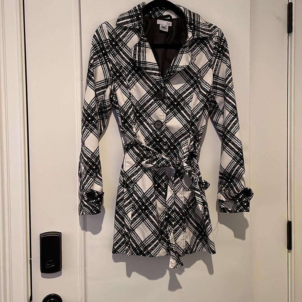Luu coat. Size small